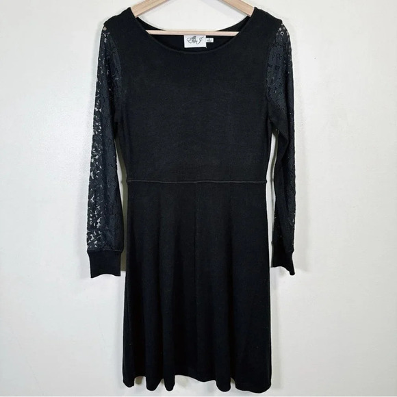 Eliza.J Black Sweater Dress With Lace Sleeves - Picture 5 of 16